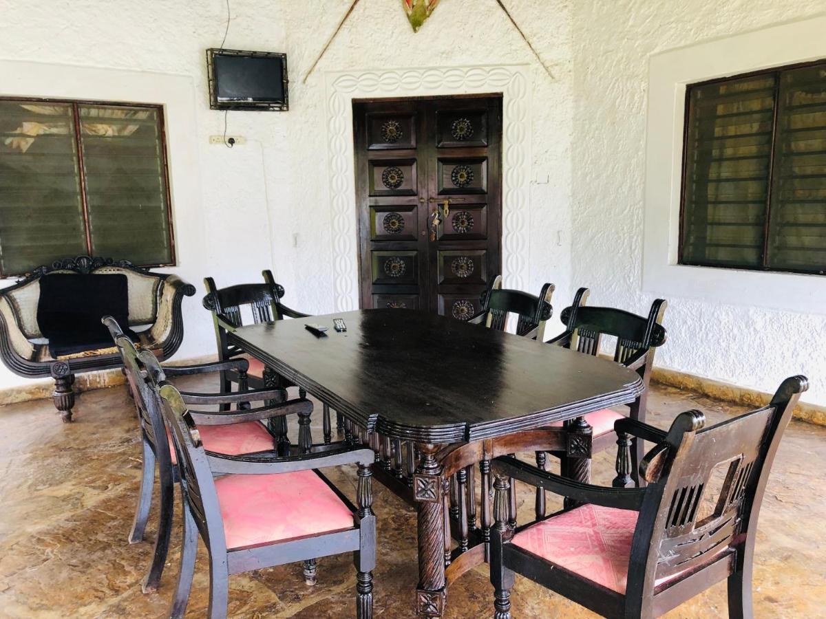 Miwa Holiday Resort Diani Beach Bagian luar foto