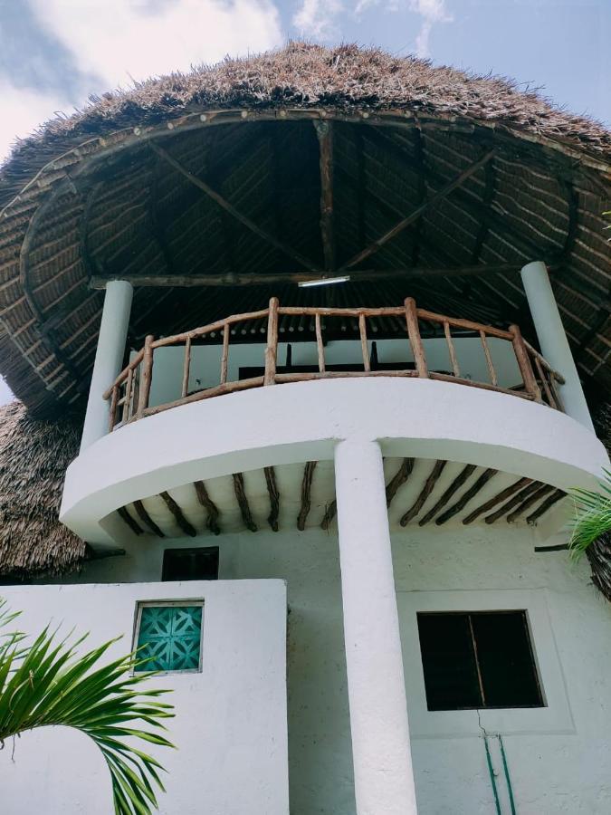 Miwa Holiday Resort Diani Beach Bagian luar foto